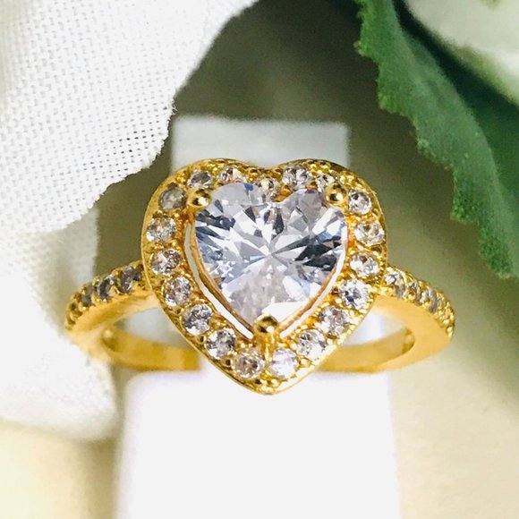 Size 6 - Gorgeous 2CT Heart Cut Diamonique Halo Gold Plated Ring - Picture 9 of 10